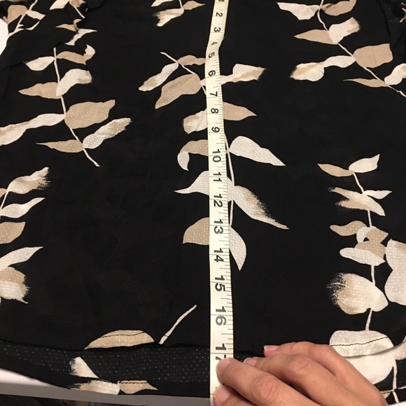 Floral Print Blouse with Ruffles high/low Small - Picture 4 of 11